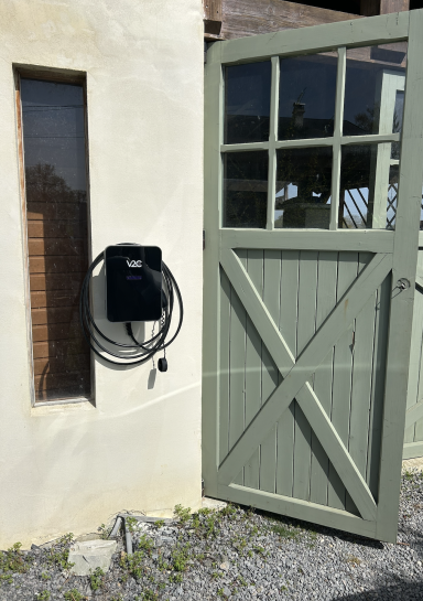 Borne de recharge pour véhicule électrique  7,4 KW V2C