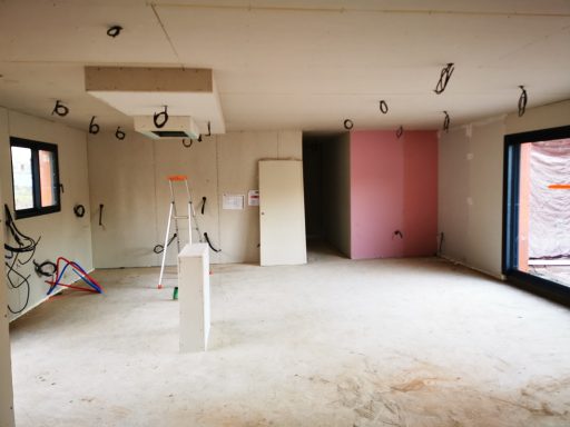 Construction d'une maison neuve et son réseau électrique